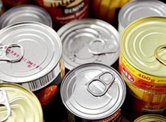 الأغذية المعلبة هي عبارة عن أغذية أضيفت لها مادة حافظة اومواد ملونة أو مواد منكهة بقصد إطالة عمر الأغذية لفترة أطول. أضرار الأغذية المحفوظة (المعلبة): 1-أن الأغذية المحفوظة (المعلبة)تحتوي على...