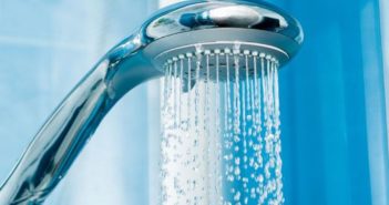 تعرف كيف يمكنك تجنب الكلور المضر عند الاستحمام Bathing