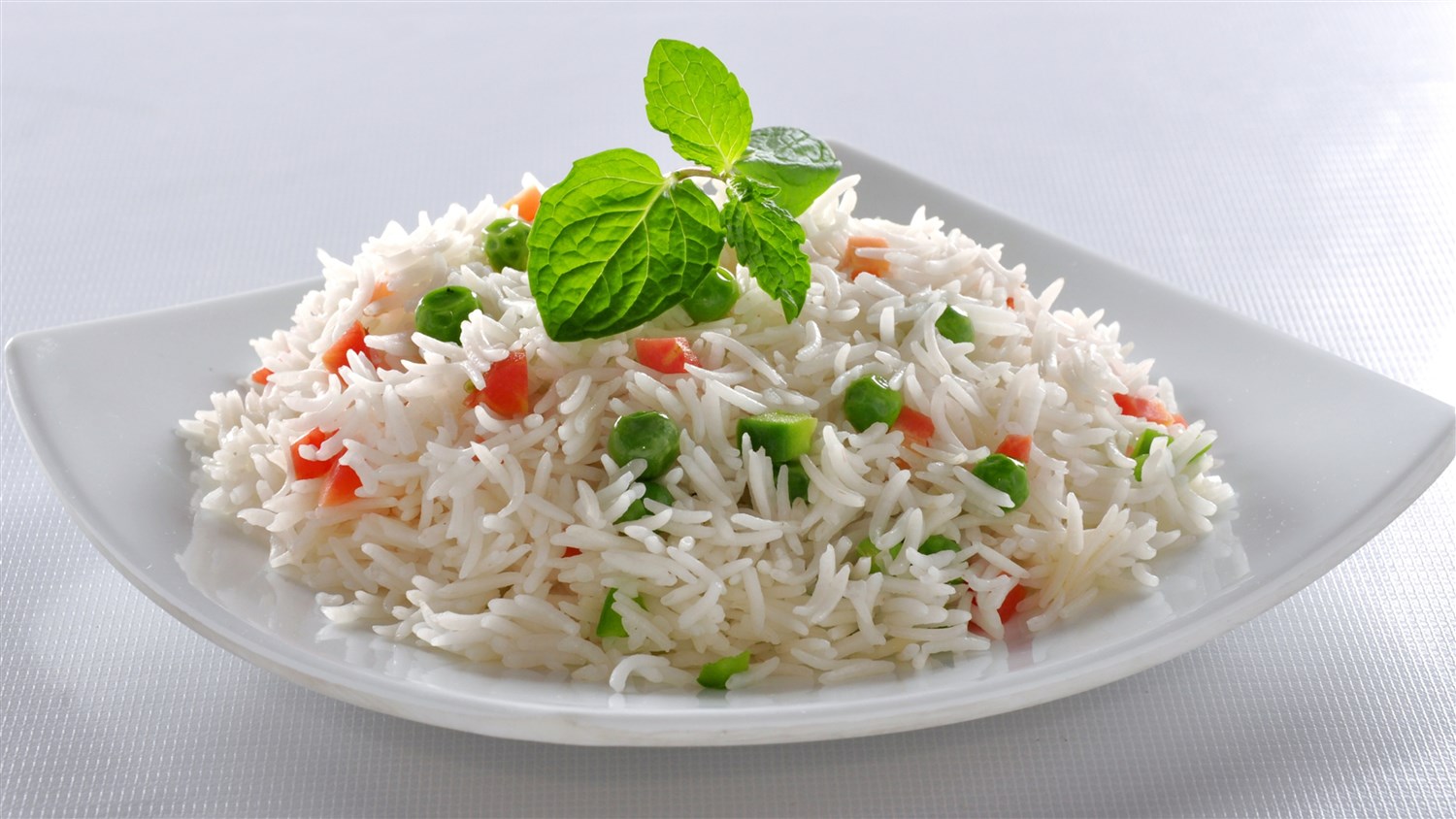 طريقة طهو الأرز دون أن يتعجن!