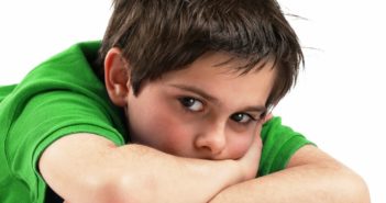 علامات تؤكد إصابة طفلك بالقلق