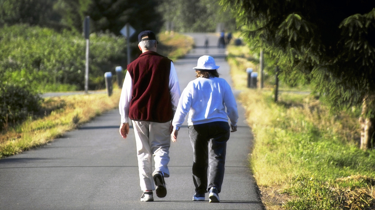 كيف يؤثر المشي على صحة الدماغ ؟