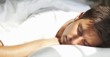 ما هو عدد ساعات النوم التي نحتاجها في اليوم؟
