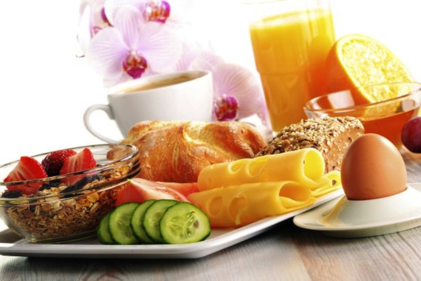 ما هي الأضرار الصحية لعدم تناول وجبة الإفطار ؟
