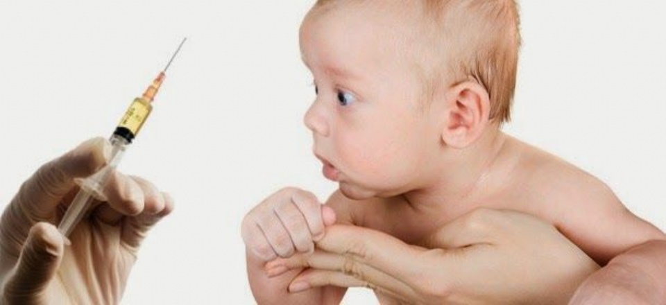 متى يجب عدم اعطاء اللقاح للطفل؟