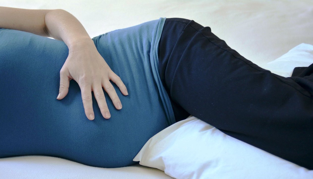 هذه هي أفضل وضعية لنوم المرأة الحامل