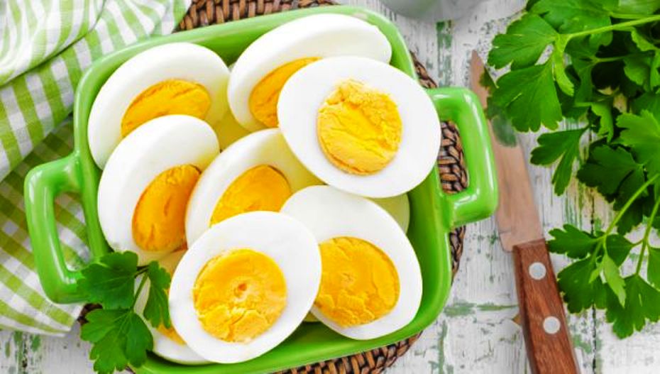 هل تناول البيض مفيد أو مضر بالصحة ؟